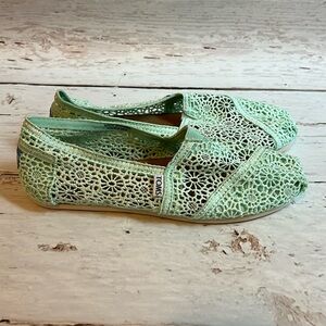 Lace Toms